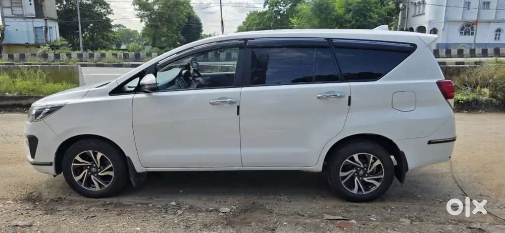 Toyota Innova Crysta 2022 Variant