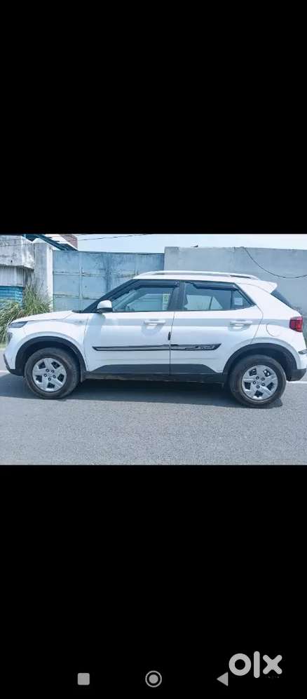 Hyundai New Venue 2020 Petrol 65000 Km Driven