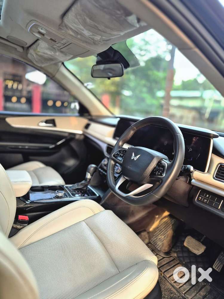 Mahindra Xuv700, 2025, Petrol