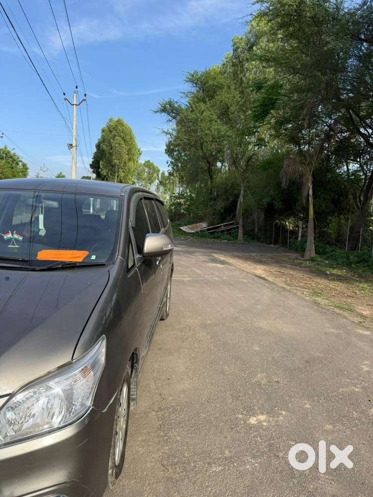 Toyota Innova 2015 Diesel 13750 Km Driven