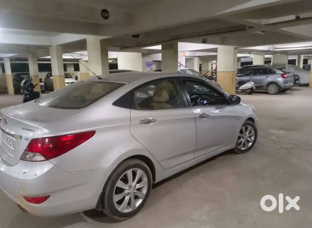 Hyundai Verna 1.6 Sx Automatic Push Start Button 2011
