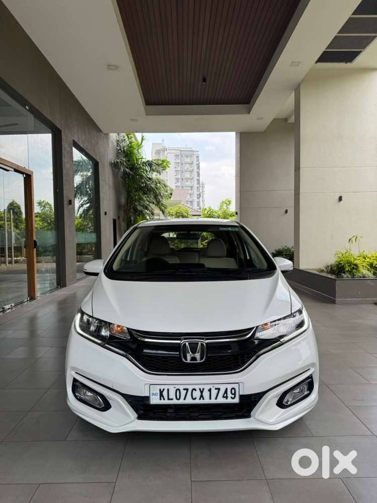 Honda Jazz. Automatic. 5000km. Top Variant.