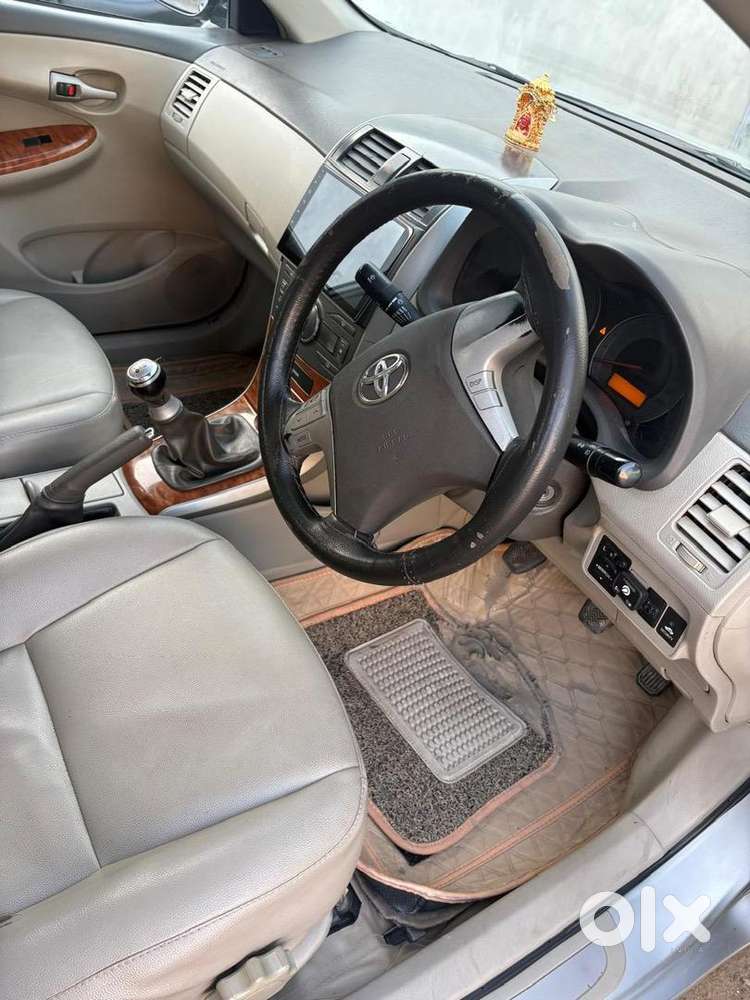 Toyota Corolla Altis 2010 Petrol Well Maintained
