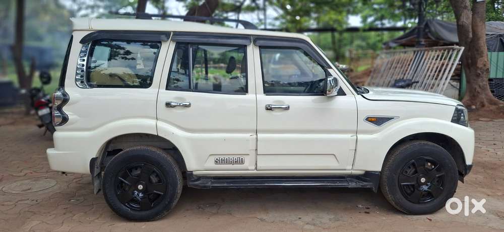 Mahindra Scorpio S6, 2015, Diesel