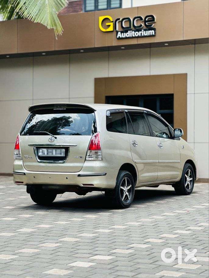 Toyota Innova 2.5 V 7 Str, 2010, Diesel