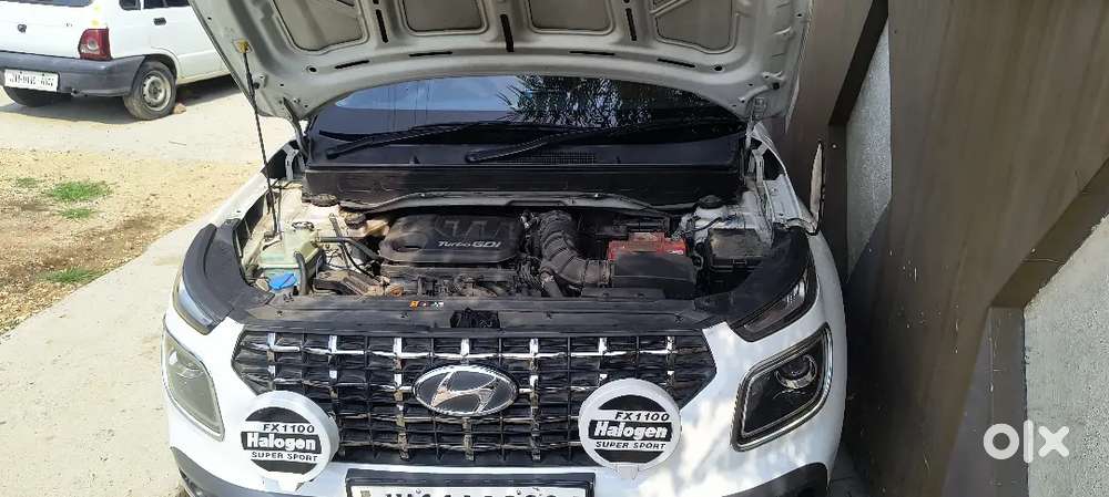 Hyundai Venue 2020 Petrol Well Maintained