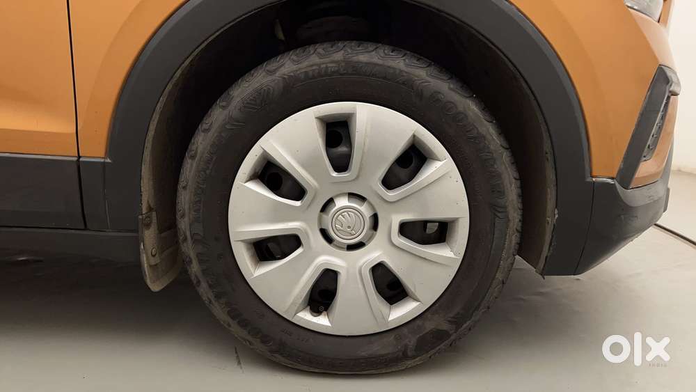 Skoda Kushaq Active 1.0 Tsi Mt, 2022, Petrol