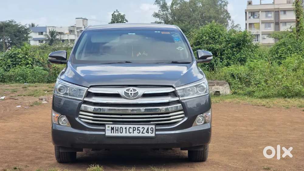 Innova Crysta 2.4 V With Showroom Record