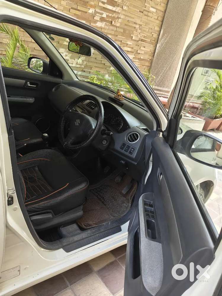 Maruti Suzuki Dzire 2009 Cng & Petrol 111000 Km Driven