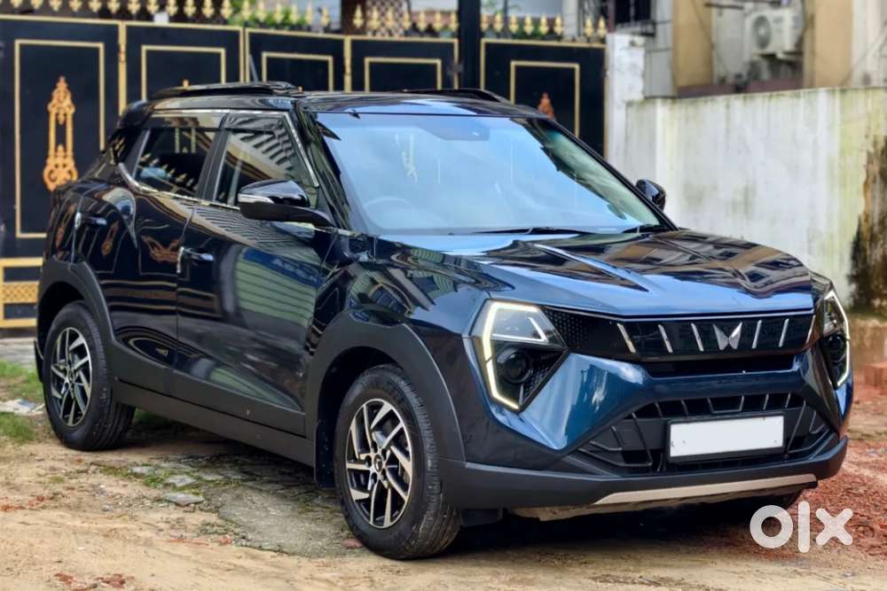 Mahindra Xuv 3xo Ax5 Pm Mt, 2024, Petrol