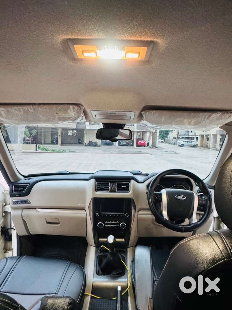 Mahindra Scorpio S11