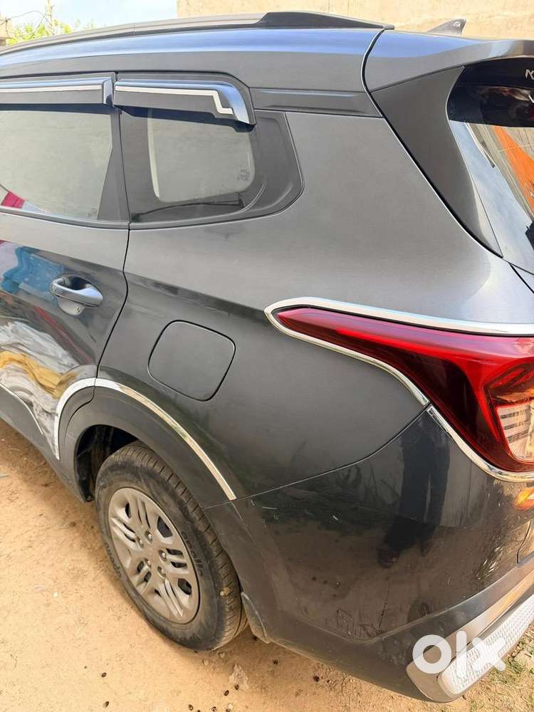 Kia Carens 2022 Petrol Well Maintained