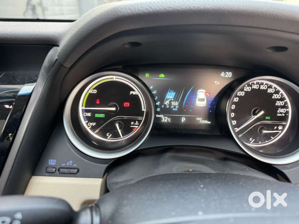 Toyota Camry Hybrid, 2022, Petrol