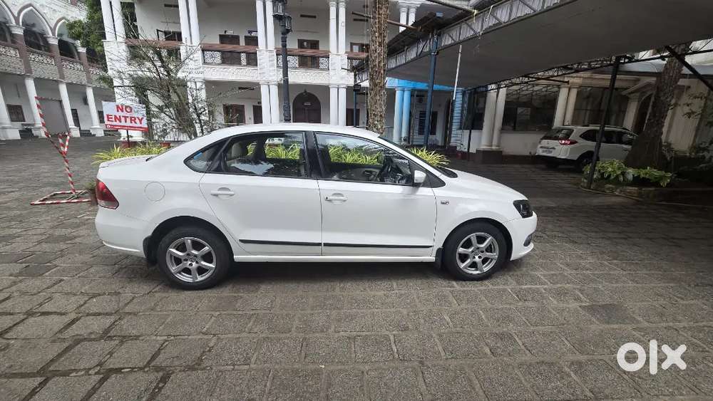 Volkswagen Vento 1.6 Magnific Highline Petrol 2013 Model