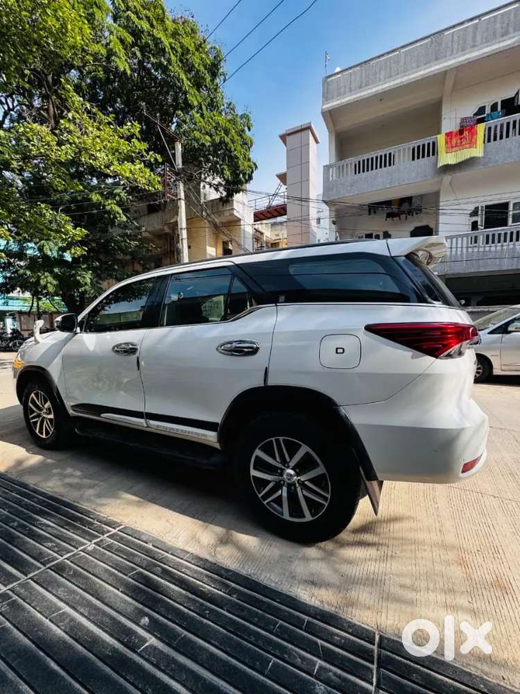 Toyota Fortuner Auto 4×4  Shrm Track Non Accident New Tyres N Battery