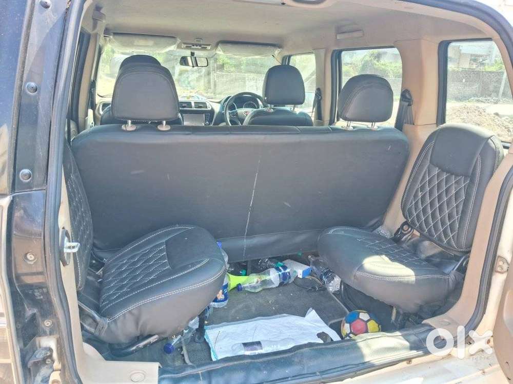 Mahindra Tuv 300 T10, 2019