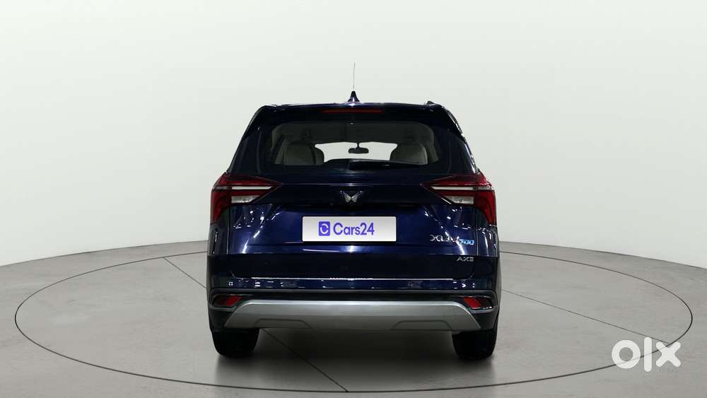 Mahindra Xuv700 2.0 Ax 3 Petrol Mt 5 Str, 2022, Petrol