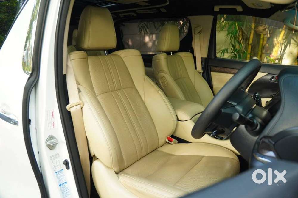 Toyota Vellfire 2.5 Hybrid, 2022, Petrol