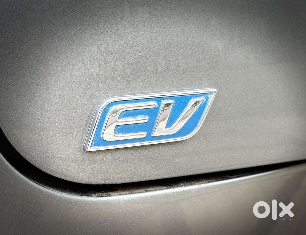 Mg Windsor Ev Essence, 2025, Petrol