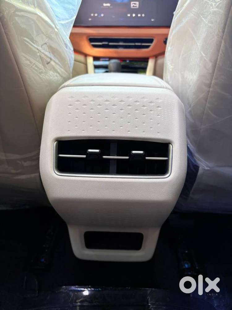 Mahindra Xuv 7xo Ax7l At, 2026, Petrol