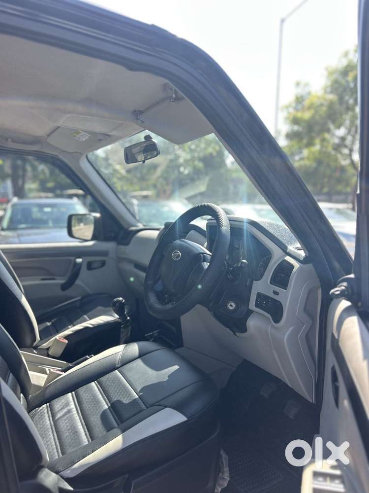 Mahindra Scorpio Classic 2.2 S 11 Mt 7 Str, 2021, Diesel
