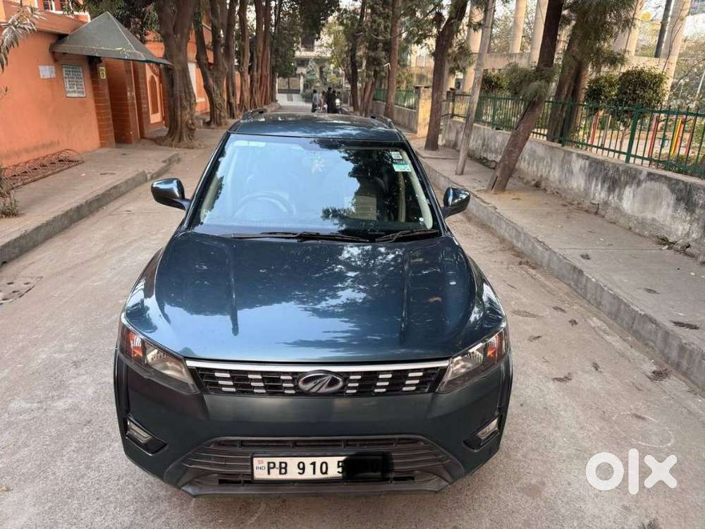 Mahindra Xuv300 W6 Amt Diesel, 2022, Diesel