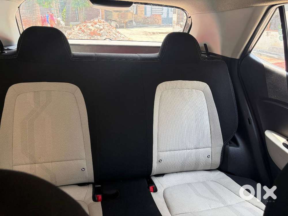 Hyundai Venue 2023 40000 Km Driven