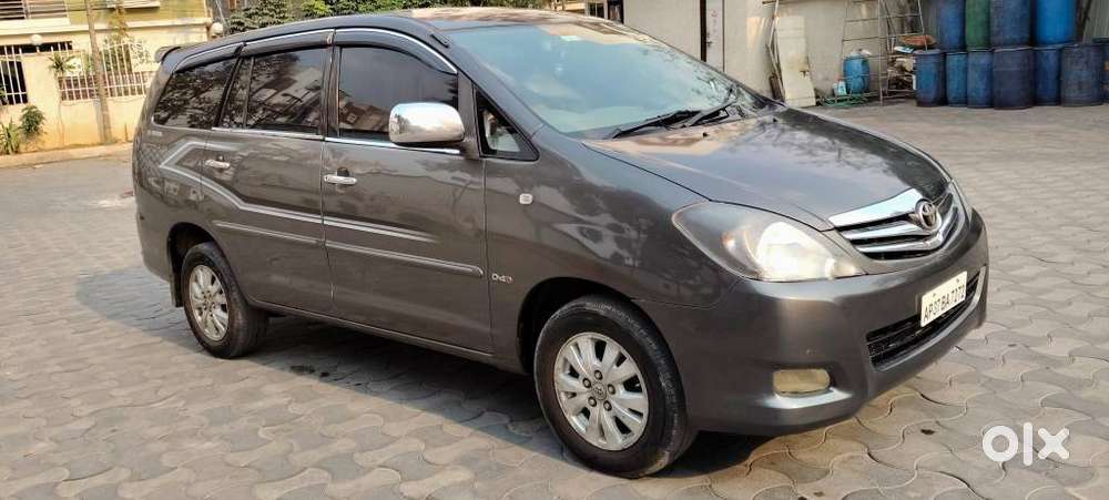 Toyota Innova 2004-2011 2.5 V Diesel 8-seater, 2009, Diesel