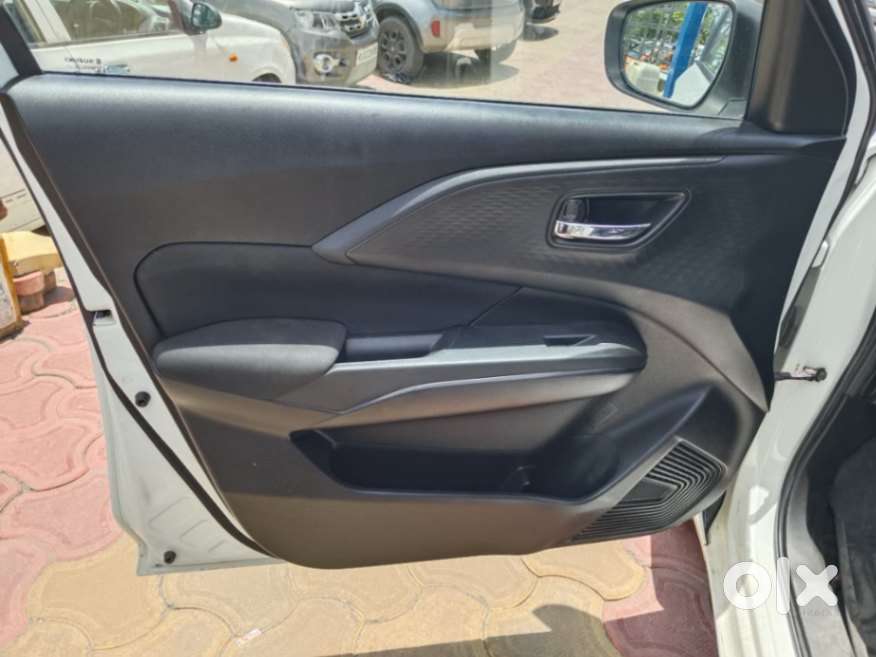 Maruti Suzuki Swift 1.2 Vxi (o), 2025, Petrol