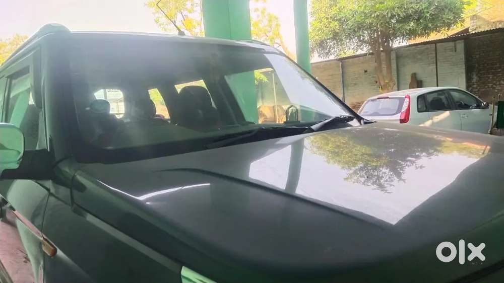 Mahindra Tuv 300 T8