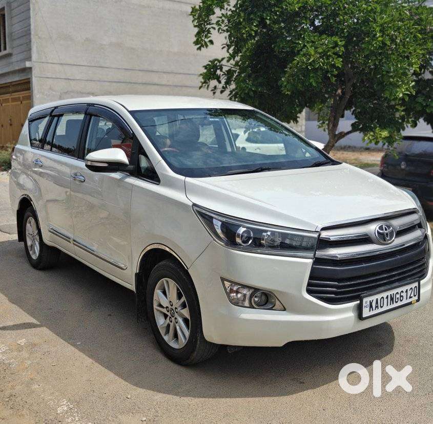 Toyota Innova Crysta 2.4 Vx Mt 8s, 2016, Diesel