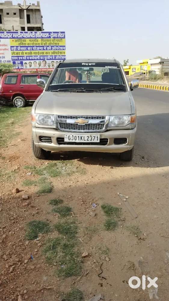 Mahindra Renault Logan 2011