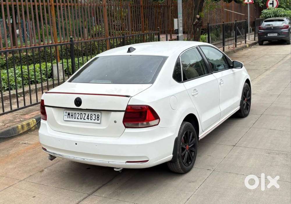 Volkswagen Vento 1.2 Tsi Highline Plus At, 2015, Petrol