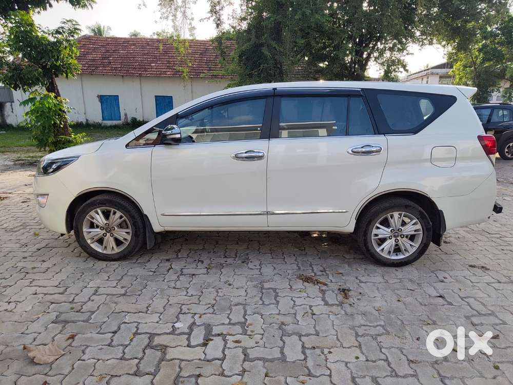 Toyota Innova Crysta 2016 Diesel Well Maintained