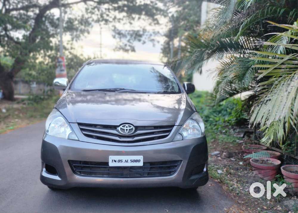 Toyota Innova 2004-2011 2.5 G4 Diesel 8-seater, 2011, Diesel