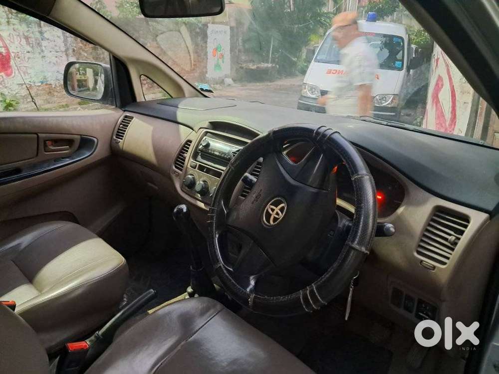 Toyota Innova 2.5 G (diesel) 8 Seater, 2016