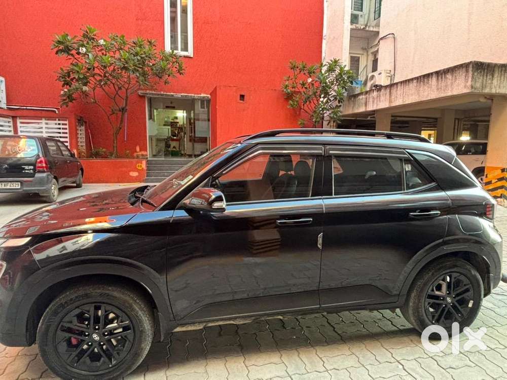 Hyundai New Venue 2024 Petrol Well Maintained