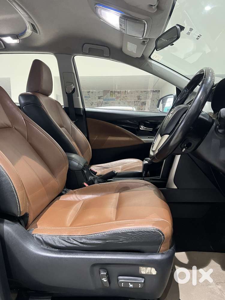 Toyota Innova Crysta 2.8 Zx At 7 Seater, 2017, Diesel