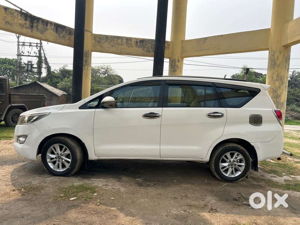 Toyota Innova Crysta 2017 Diesel Well Maintained