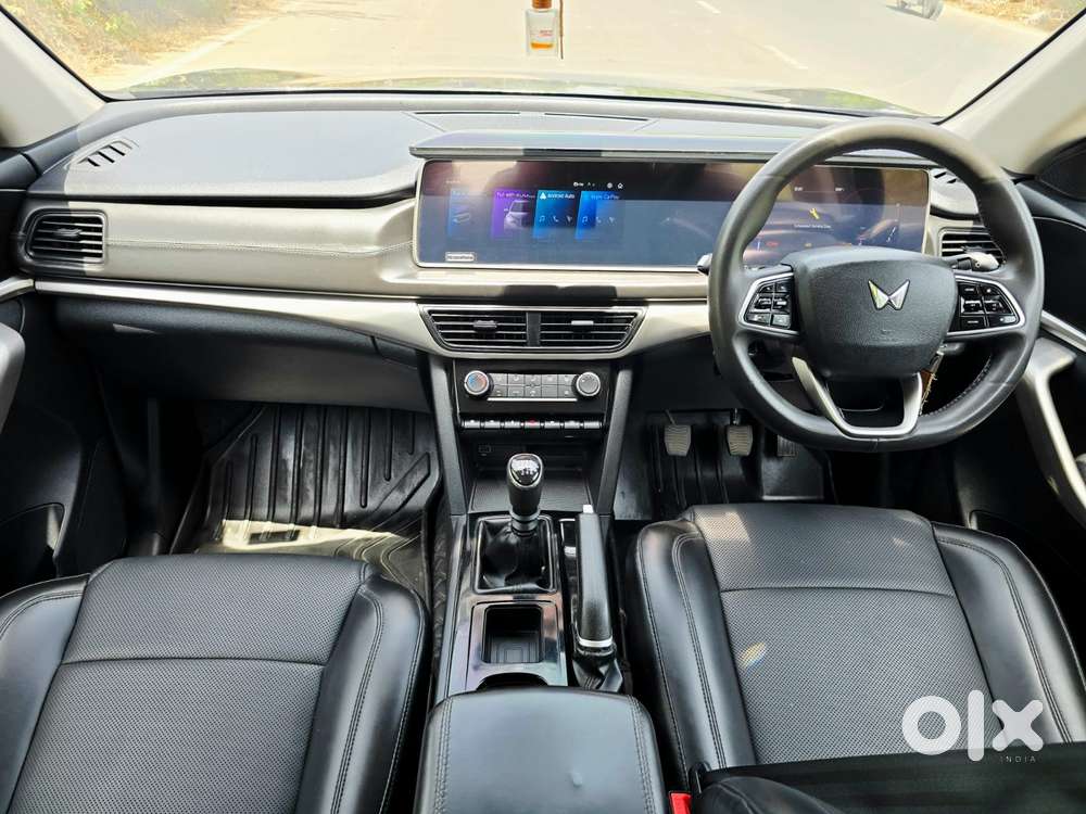 Mahindra Xuv700 2.2 Ax 3 Diesel Mt 5 Str, 2023, Diesel
