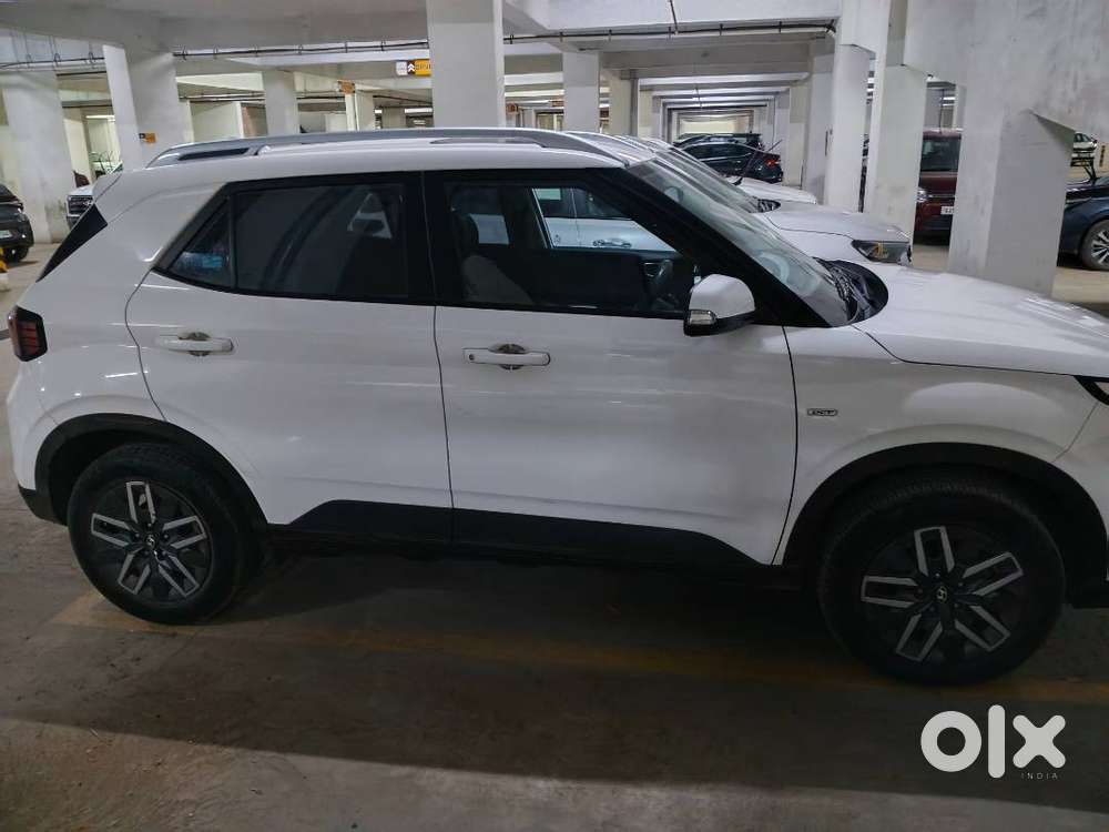 Vanue 2024 Model Turbo Dct Petrol Automatic