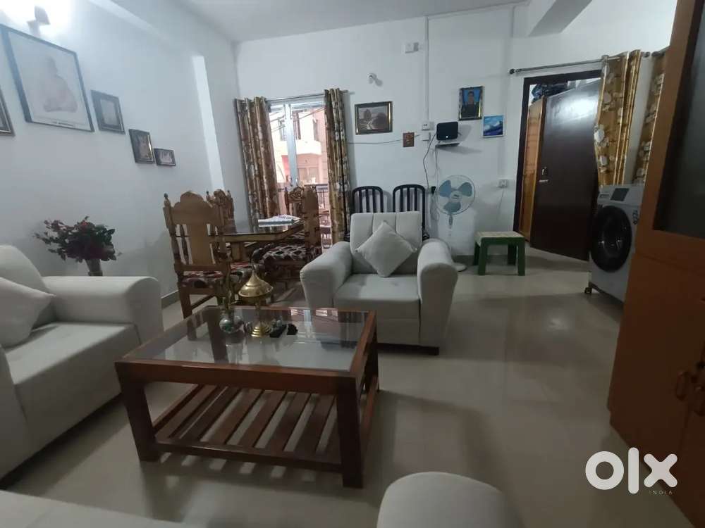 2BHK with car parking,wifi,pipe gasline(it will start soon) 2 bathroom