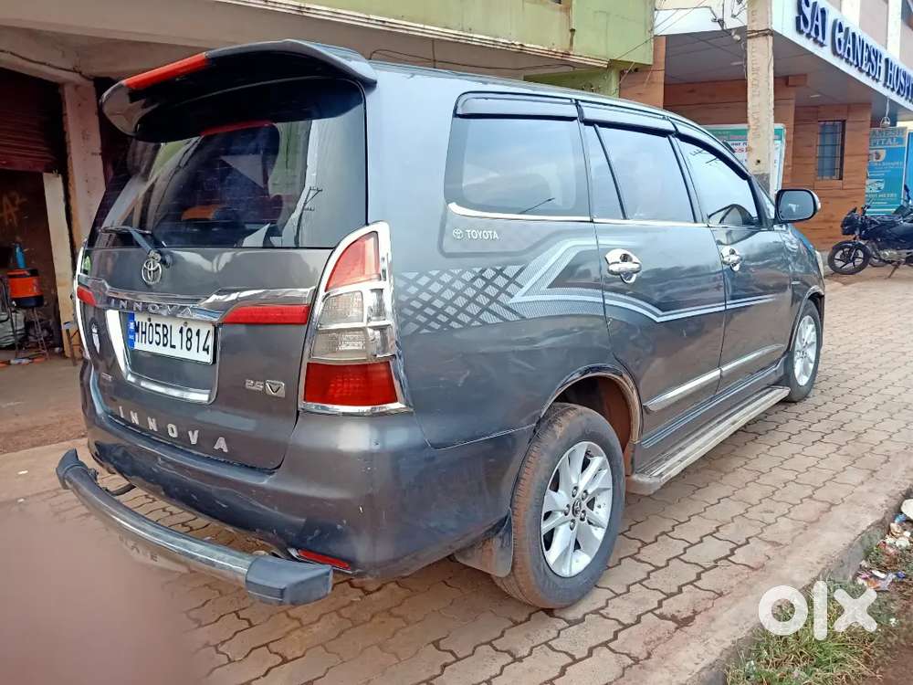 Toyota Innova 2012