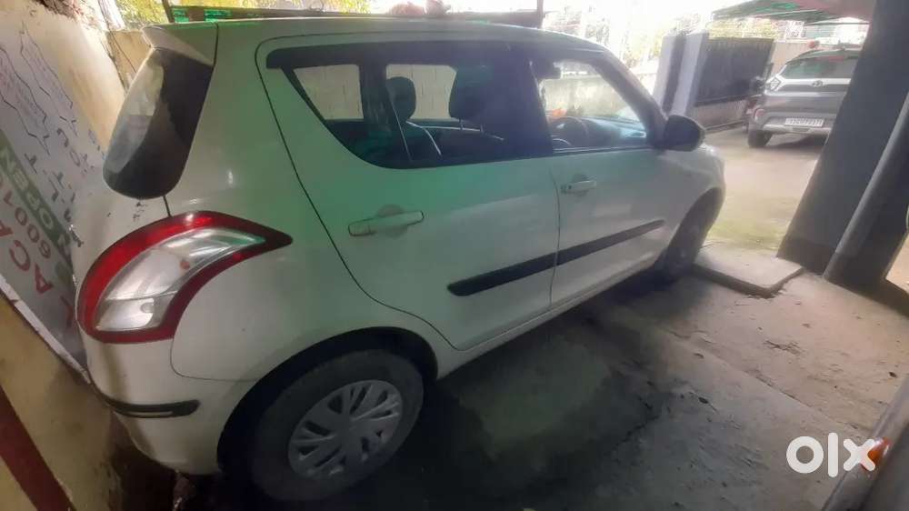 Maruti Suzuki Dzire 1.2 2016