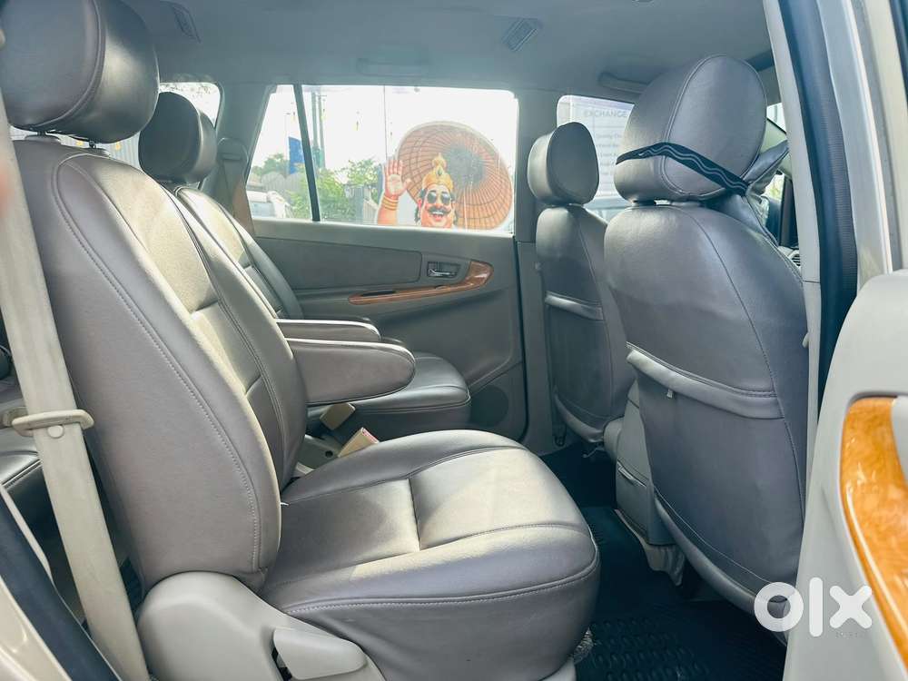 Toyota Innova 2.5 V 7 Str, 2011, Diesel