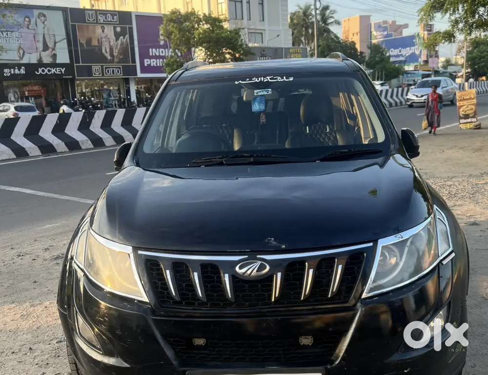 Mahindra Xuv500 2017 Diesel 120000 Km Driven