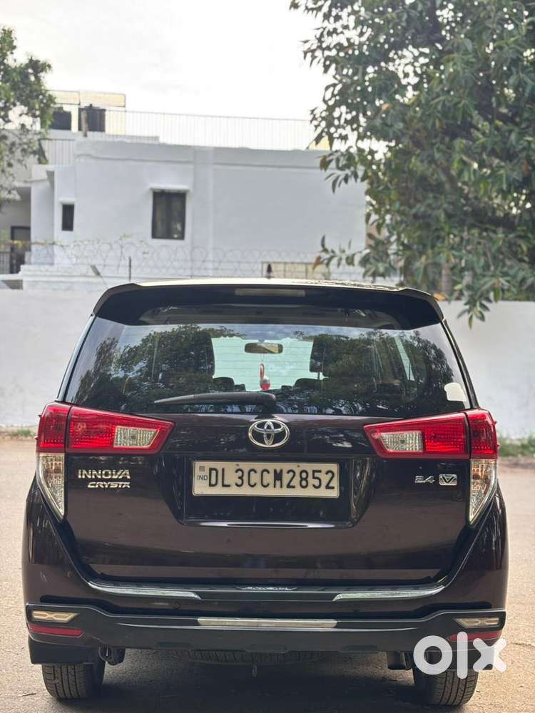 Toyota Innova Crysta 2.4 V, 2017