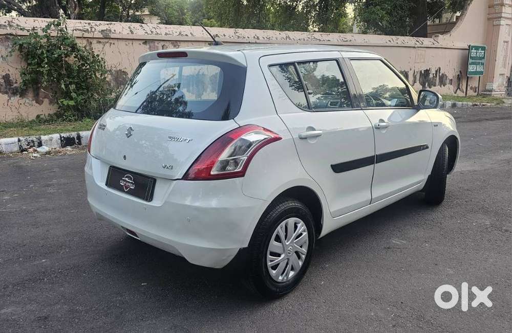 Maruti Suzuki Swift Vxi 1.2 Abs Bs-iv, 2017, Petrol
