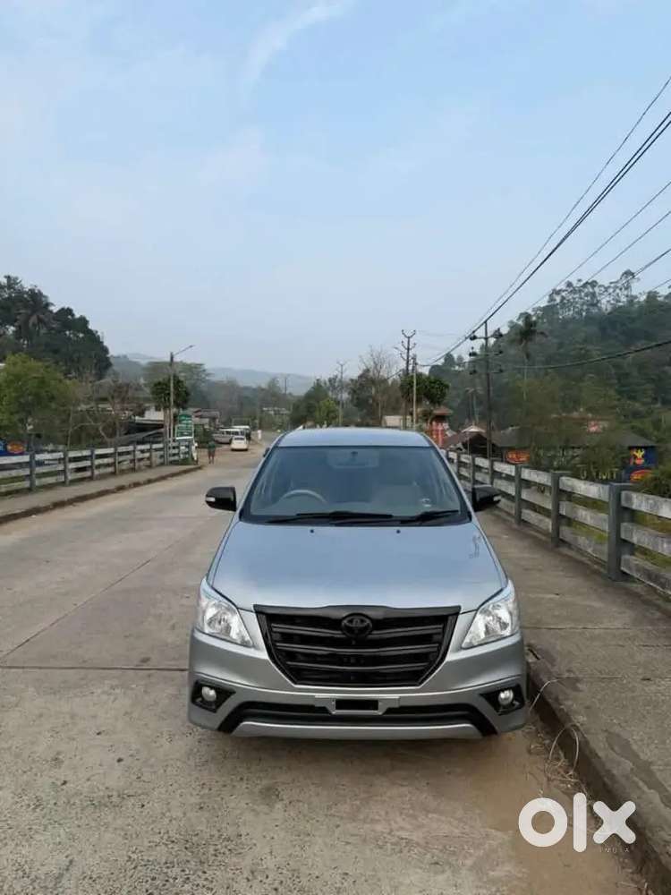 Toyota Innova V Diesel 2012