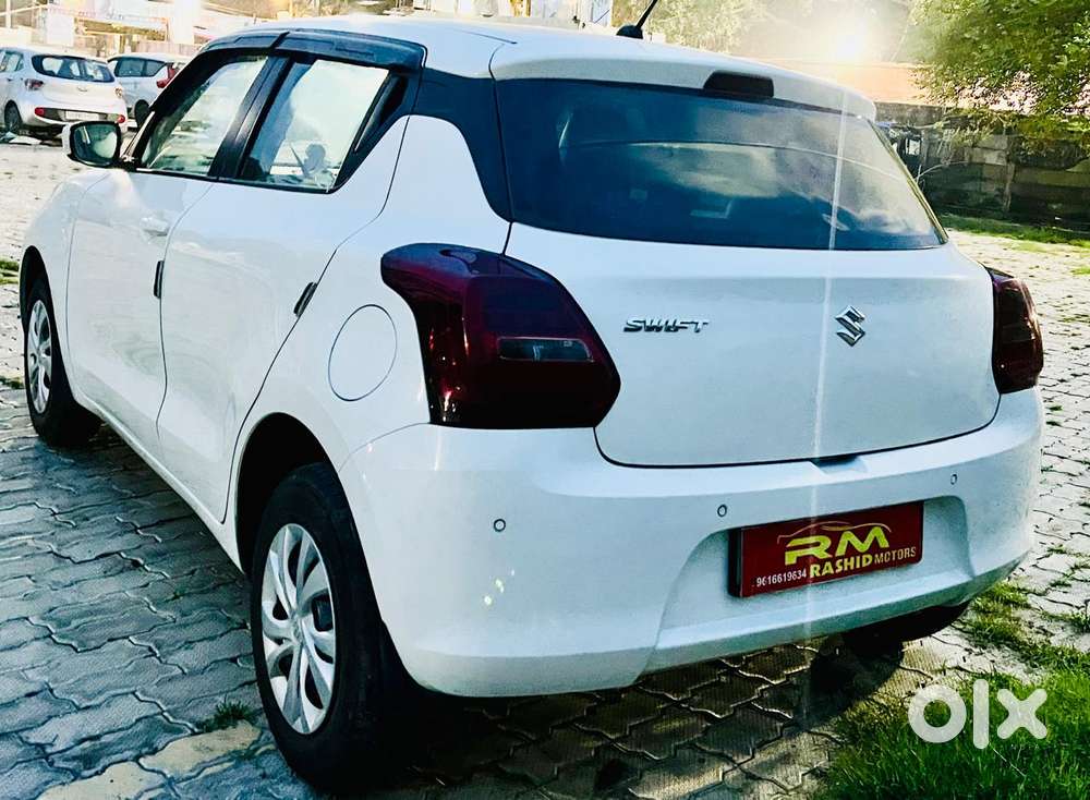 Maruti Suzuki Swift Vxi + Manual, 2023, Petrol
